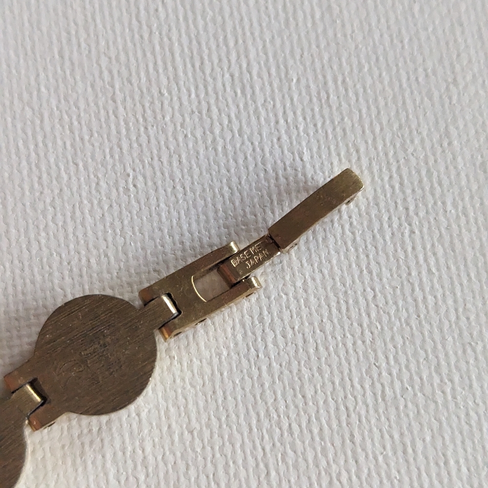 Gucci Gold & Black watch - Picture 4 of 4